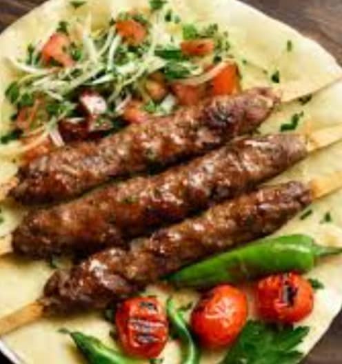Adana Kebab mit Grillgemüse